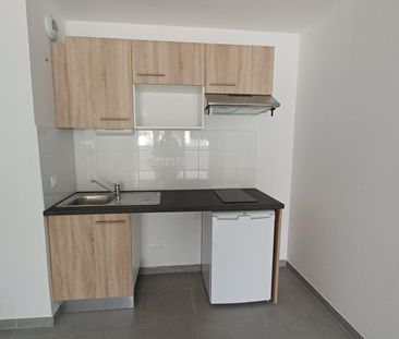 location Appartement T2 DE 40m² À NIMES - Photo 2