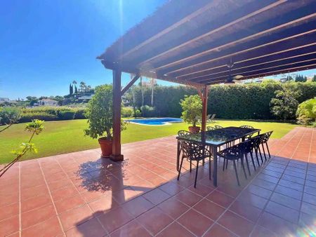 Luxury Villa for rent in Benahavís, Spain - Photo 2