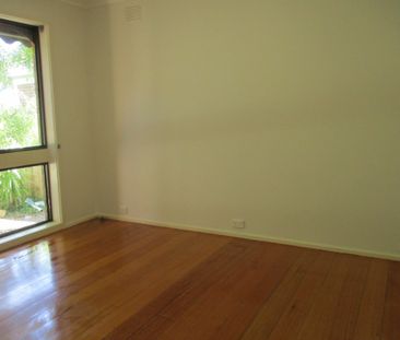 3 BEDROOM HOUSE - AVAILABLE NOW - Photo 4