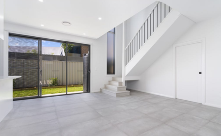 Near New Townhouse - Photo 2