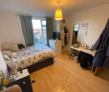 4 bedroom house to rent - Photo 2