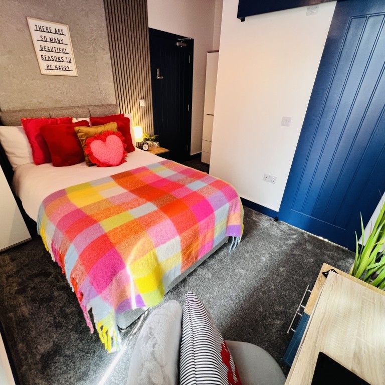 BEDROOM 2 – MEDIUM DOUBLE ENSUITE - Photo 1