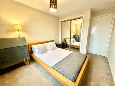 2 bedroom flat to rent - Photo 3