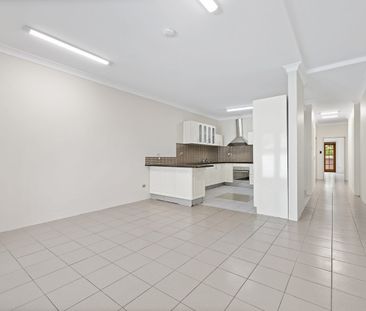 Light and bright apartment! - Photo 3