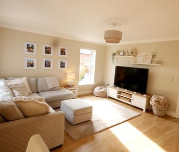 3 bedroom semi-detached house to rent - Photo 2