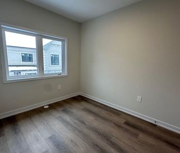 For Lease - 26 Mermot Lane, Richmond Hill, Ontario - Photo 5