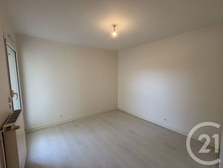 Appartement T3 à louer 3 pièces - 66 m2 CHATEAUROUX - 36 - Photo 2