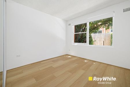 Stylish, Newly Renovated Two-Bedroom Apartment in a Quiet, Convenient Location - Photo 2
