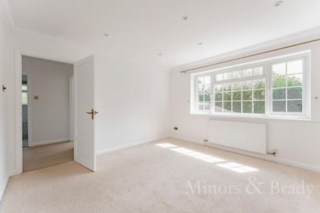 4 bedroom detached house to rent - Photo 4