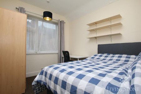 4 bedroom terraced house to rent - Photo 4