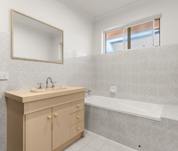 Contemporary Comfort in a Quiet Highbury Group - Photo 5