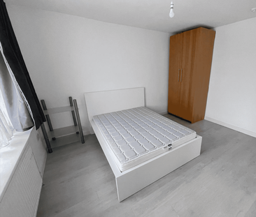 Studio to rent - Photo 6