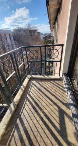 Location Appartement 2 pièces 53m² LYON 7ème - Photo 3