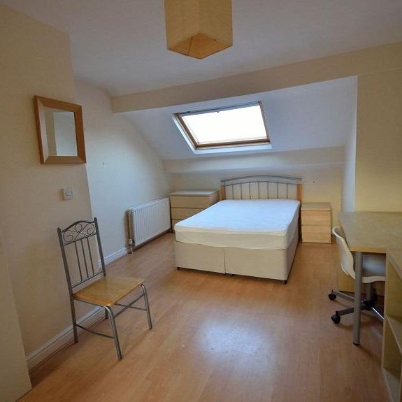 4 bedroom terraced house to rent - Photo 1