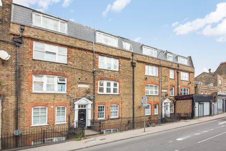 Brant Houses, Greenwich, SE10, London - Photo 2