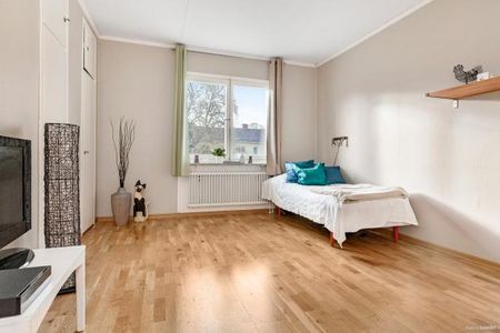 1:a i perfekt område mitt i väsby centrum - Foto 2