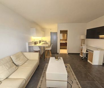 Location Appartement 2 pièces 43m² VALLAURIS 06220 - Photo 3