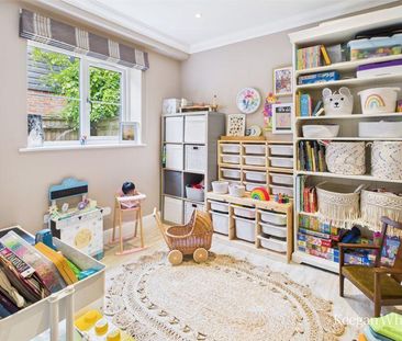 4 bedroom detached house to rent - Photo 2