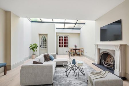 3 bedroom terraced house to rent - Photo 2