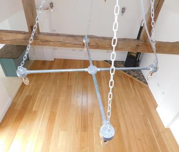 3 bedroom barn conversion to rent - Photo 1