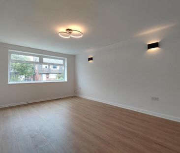 4 bedroom detached house to rent - Photo 3