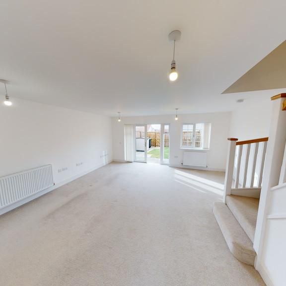 3 bedroom semi-detached house to rent - Photo 1