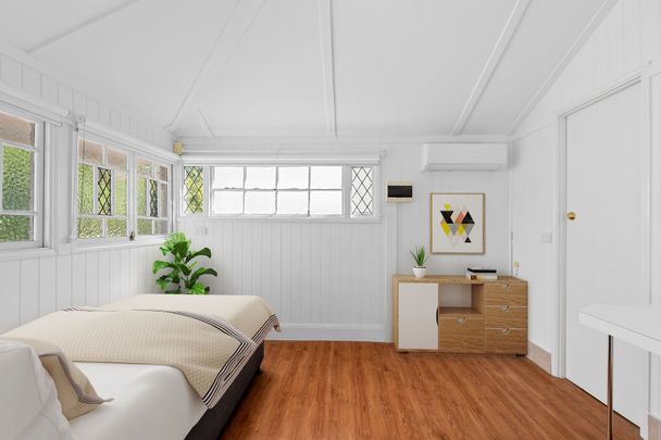 Two Spacious, Fully Furnished Rooms. Clean and well Located. Air Conditioned. - Photo 1