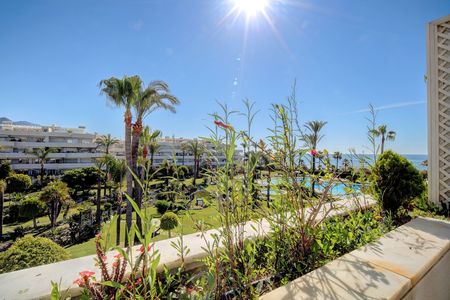 Apartamento de alquiler en Urbanizacion Playas Españolas, 3, Puerto Banús - Photo 2