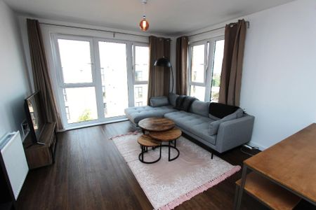 2 bedroom flat to rent - Photo 2