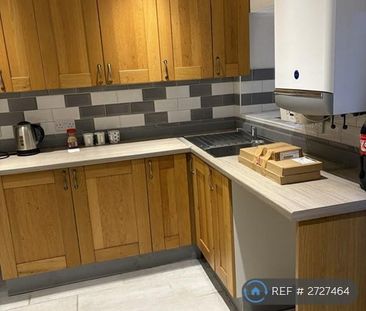 2 bedroom end of terrace house to rent - Photo 5