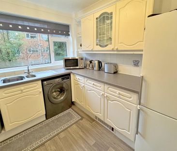 2 bedroom flat to rent - Photo 2