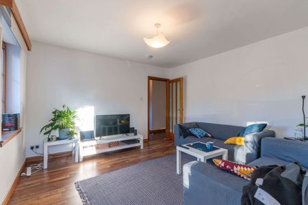 2829L Sheriff Bank, Edinburgh, EH6 6ER - Photo 2