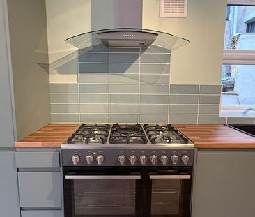 4 Bed Terraced House, London, E5 - Photo 5