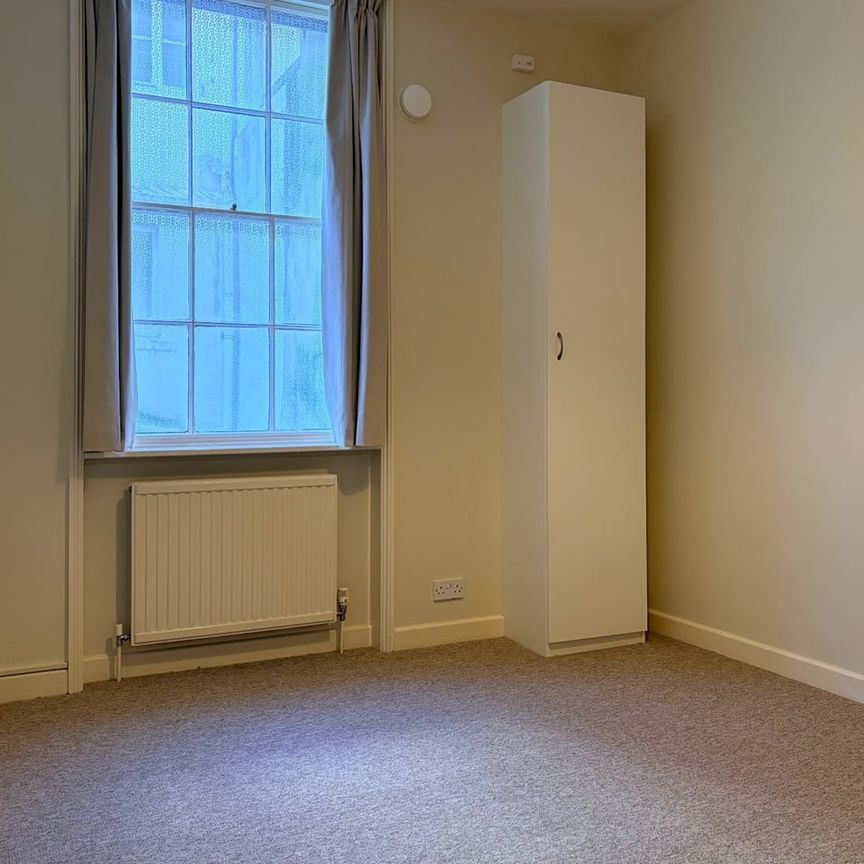 1 Bed Flat, Bedford Square, BN1 - Photo 1