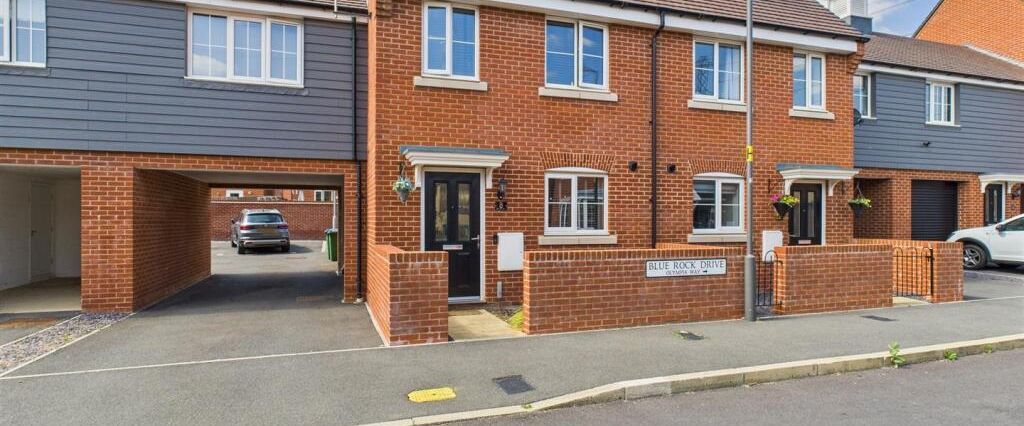 3 bedroom terraced house to rent - Photo 1