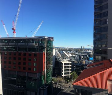 Spacious Two Bedroom Apartment in Victoria Residences! - Photo 4