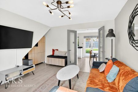 3 bedroom detached house to rent - Photo 4