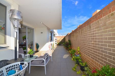 3 Bedroom Apartment in the Heart of Toongabbie&excl;&excl; - Photo 4