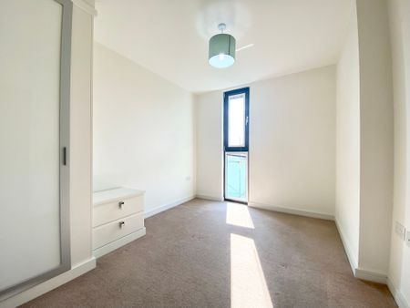 1 Bedroom - Photo 5