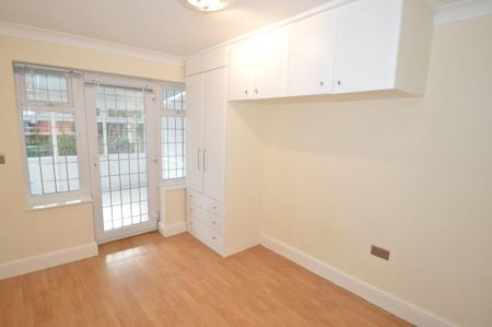 4 bedroom semi-detached house to rent - Photo 5