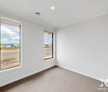 Easy-Care Living in a Connected Diggers Rest Pocket - Photo 2