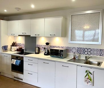 Fire Fly Avenue, Swindon - Photo 5