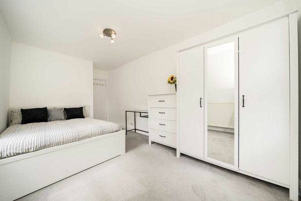 Barry Road, East Dulwich, SE22 - Photo 1