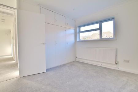 3 bedroom detached bungalow to rent - Photo 3