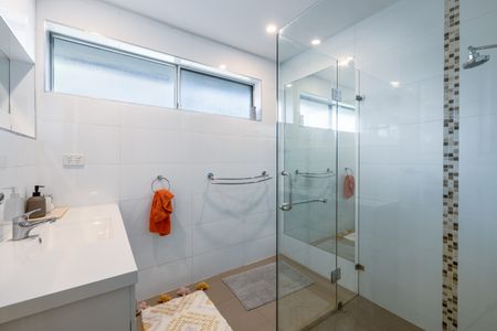 3 Fleming Court, Oakleigh South VIC 3167 - House For Rent | Domain - Photo 3