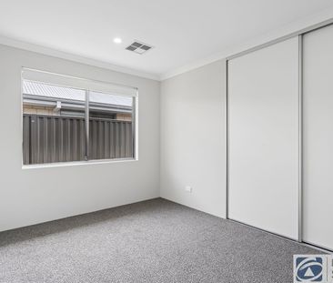 Brand New 5x2 Family Home - Henley Brook - Photo 5