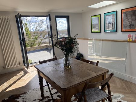 2 Bed Flat, Mount Pleasant Lane, E5 - Photo 2