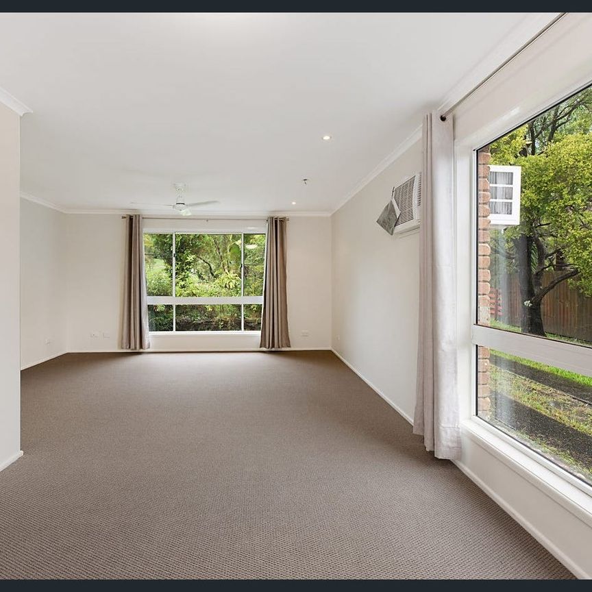 Three Bedroom Home with a Pool - Little Mountain! - Photo 1