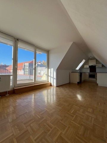 Schöne 3-Zimmer Maisonettewohnung im DG mit Terrasse in zentraler Lage - Foto 2