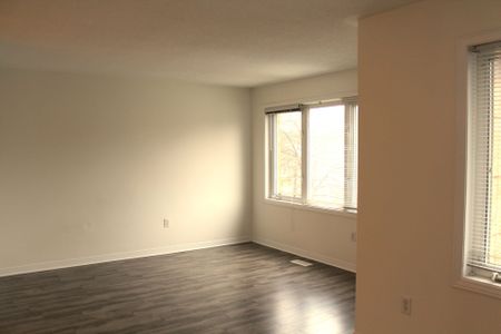 For Lease - 2550 Thomas Street Unit# 27, Mississauga, Ontario - Photo 2